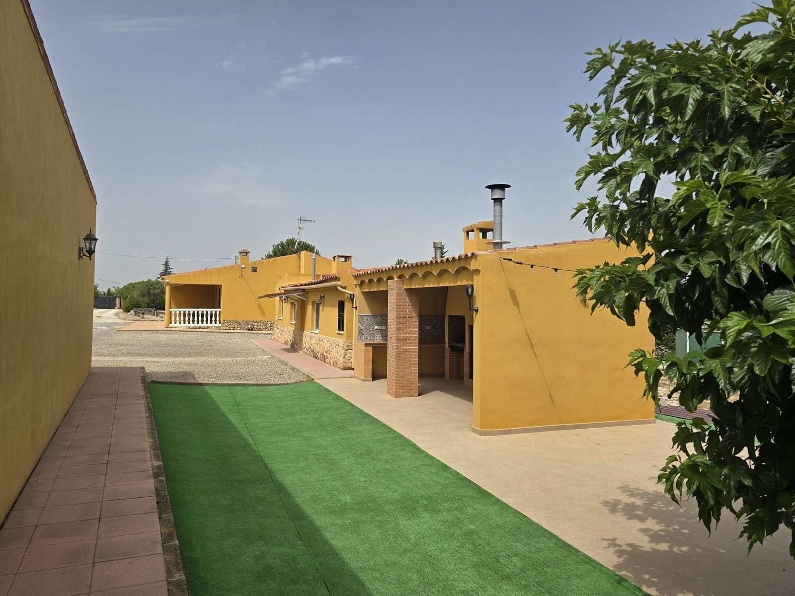 4 Bedroom 3 Bathroom Detached Villa in Villena - Caza De Casa