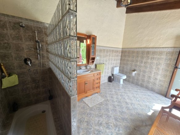 4 Bedroom 3 Bathroom Detached Villa in Villena - Caza De Casa