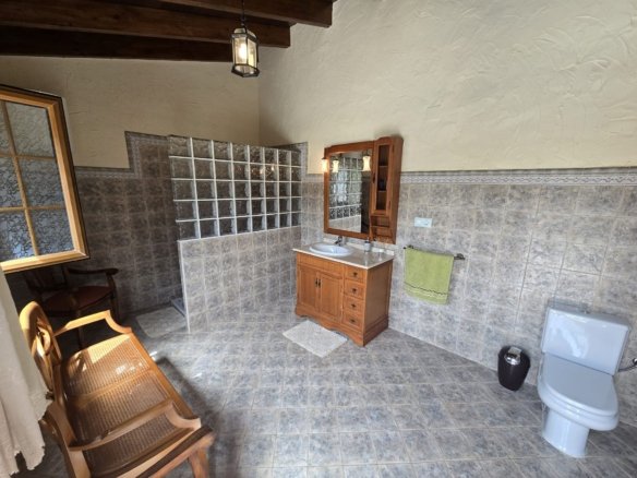 4 Bedroom 3 Bathroom Detached Villa in Villena - Caza De Casa