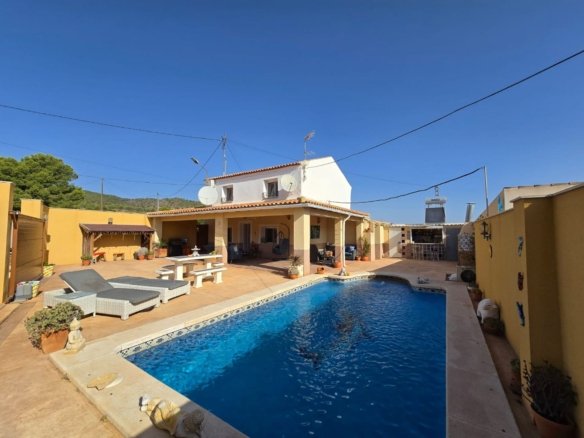 4 Bedroom 2 Bathroom Detached Villa in Raspay-Murcia - Caza De Casa