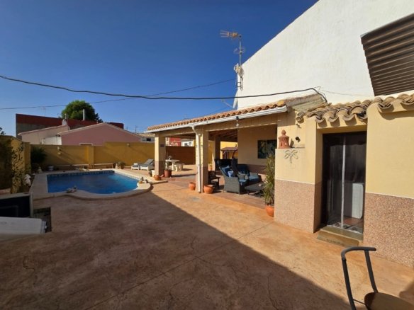 4 Bedroom 2 Bathroom Detached Villa in Raspay-Murcia - Caza De Casa