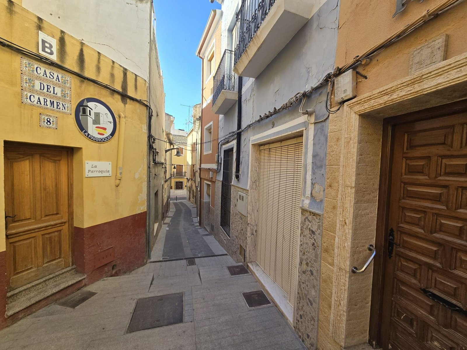 11 Bedroom 2 Bathroom Townhouse in Sax - Caza De Casa