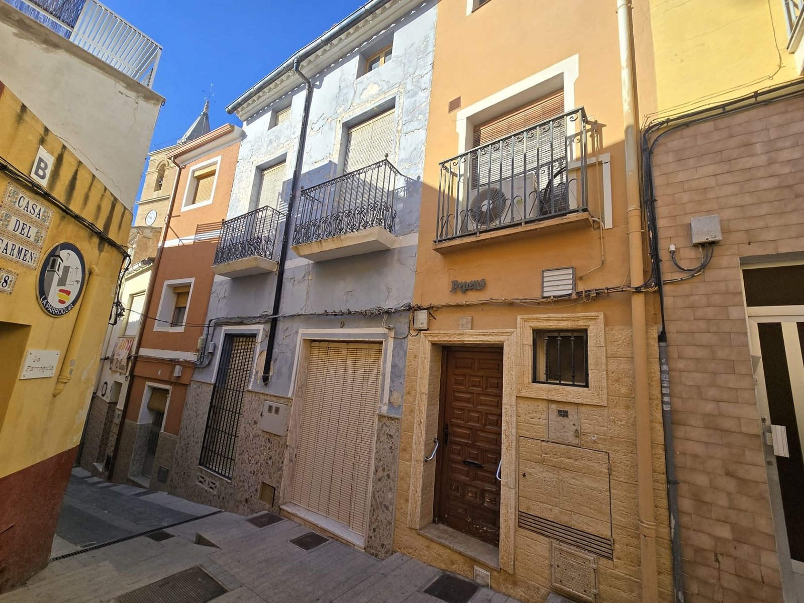 11 Bedroom 2 Bathroom Townhouse in Sax - Caza De Casa