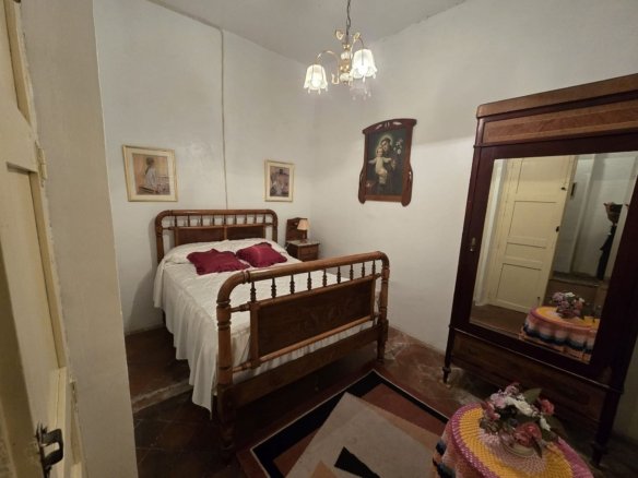 11 Bedroom 2 Bathroom Townhouse in Sax - Caza De Casa