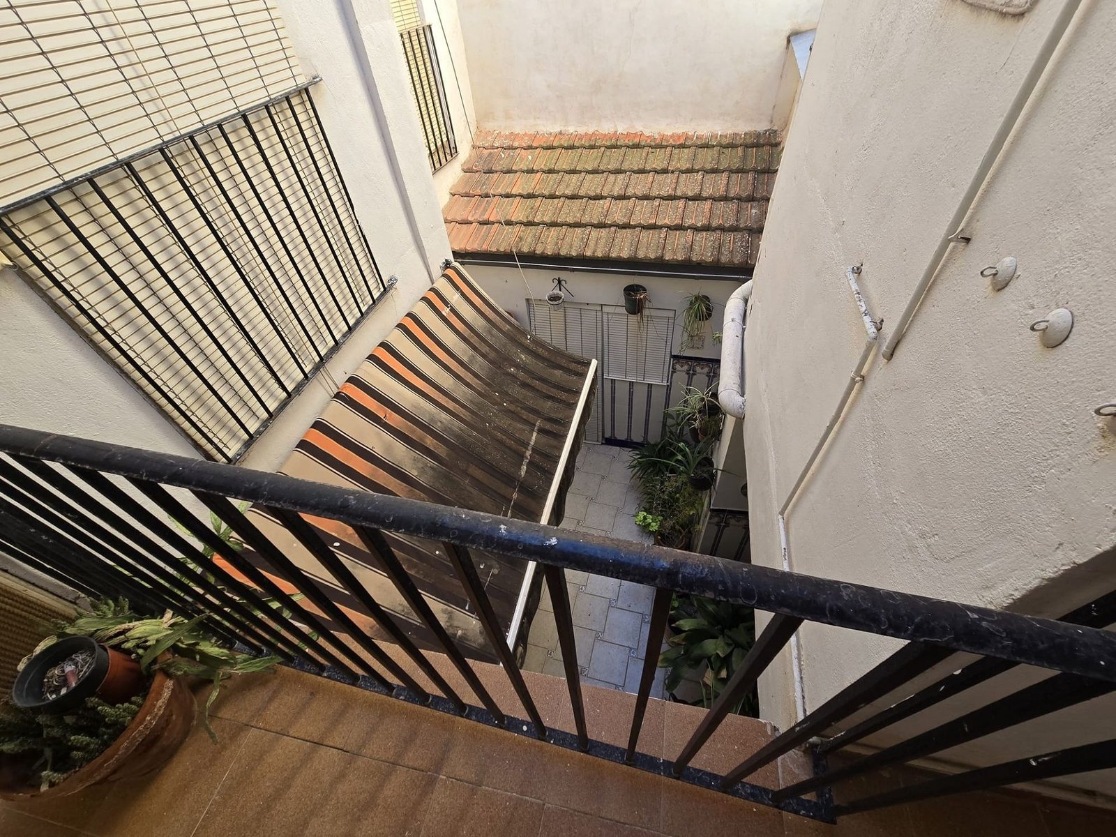 11 Bedroom 2 Bathroom Townhouse in Sax - Caza De Casa
