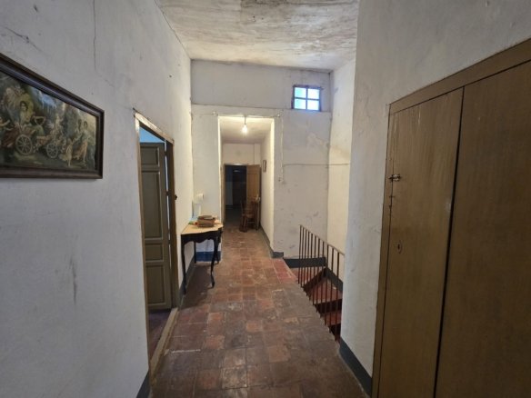 11 Bedroom 2 Bathroom Townhouse in Sax - Caza De Casa