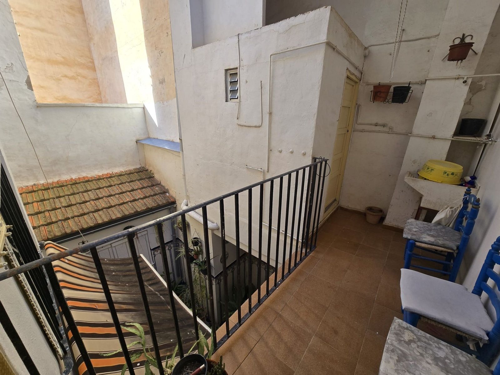 11 Bedroom 2 Bathroom Townhouse in Sax - Caza De Casa