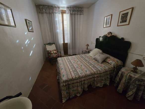 11 Bedroom 2 Bathroom Townhouse in Sax - Caza De Casa