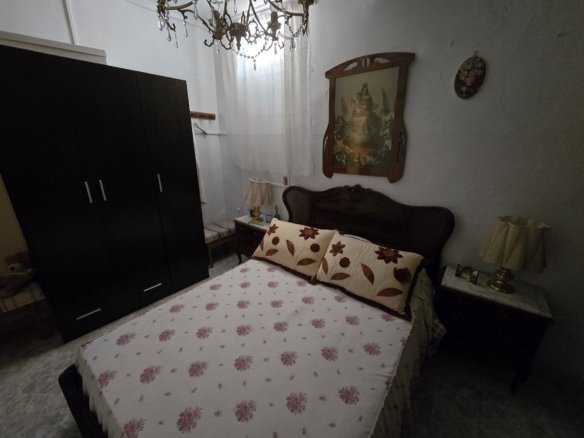 11 Bedroom 2 Bathroom Townhouse in Sax - Caza De Casa