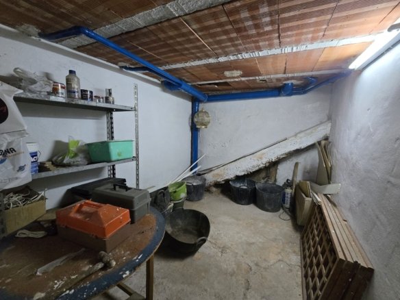 11 Bedroom 2 Bathroom Townhouse in Sax - Caza De Casa