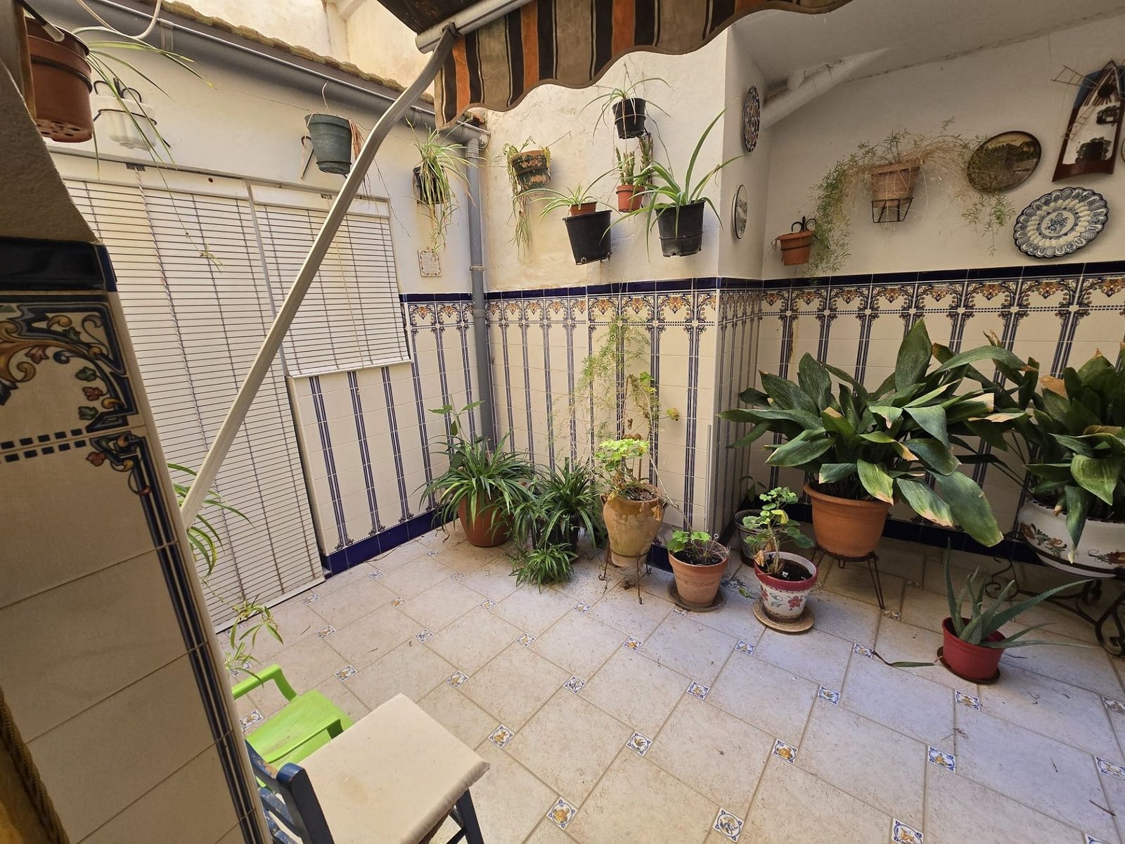 11 Bedroom 2 Bathroom Townhouse in Sax - Caza De Casa