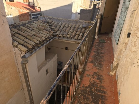 11 Bedroom 2 Bathroom Townhouse in Sax - Caza De Casa
