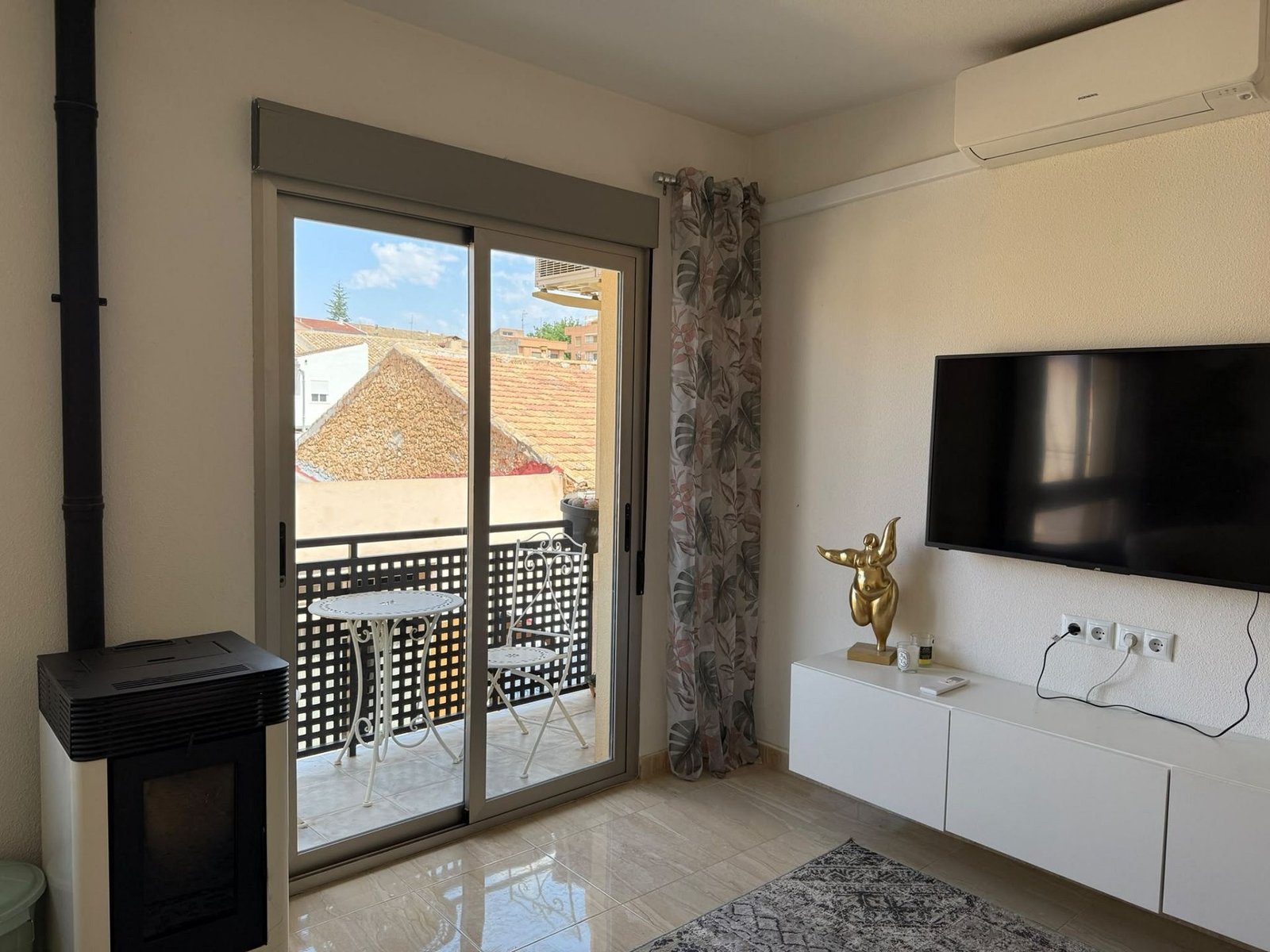 3 Bedroom 2 Bathroom Townhouse in Pinoso - Caza De Casa