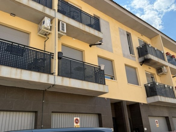 3 Bedroom 2 Bathroom Townhouse in Pinoso - Caza De Casa