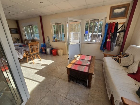 5 Bedroom 3 Bathroom Detached Villa in Villena - Caza De Casa