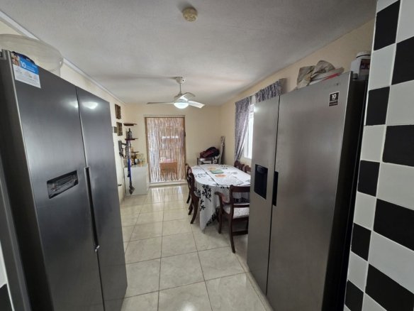 5 Bedroom 3 Bathroom Detached Villa in Villena - Caza De Casa