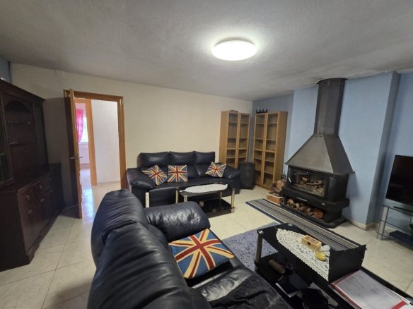5 Bedroom 3 Bathroom Detached Villa in Villena - Caza De Casa