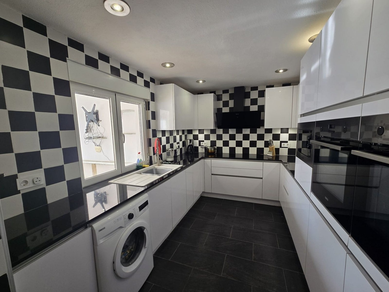 5 Bedroom 3 Bathroom Detached Villa in Villena - Caza De Casa