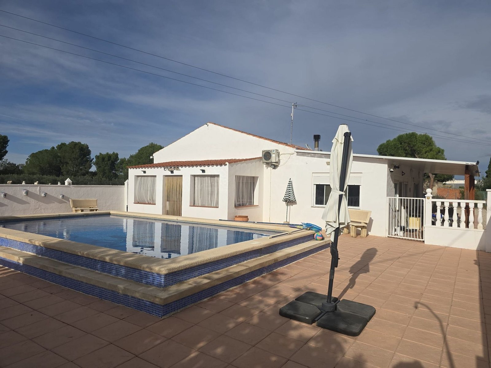5 Bedroom 3 Bathroom Detached Villa in Villena - Caza De Casa