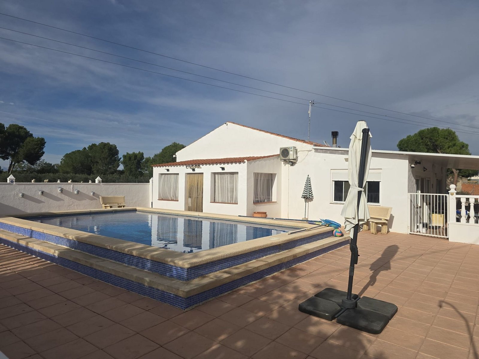 5 Bedroom 3 Bathroom Detached Villa in Villena - Caza De Casa