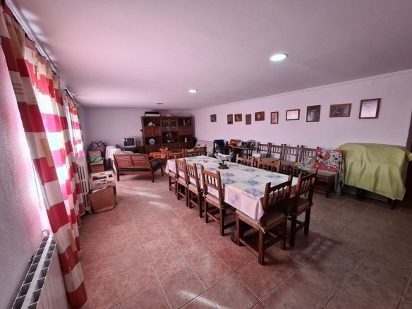 4 Bedroom 2 Bathroom Country house in Sax - Caza De Casa