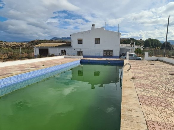 4 Bedroom 2 Bathroom Country house in Sax - Caza De Casa