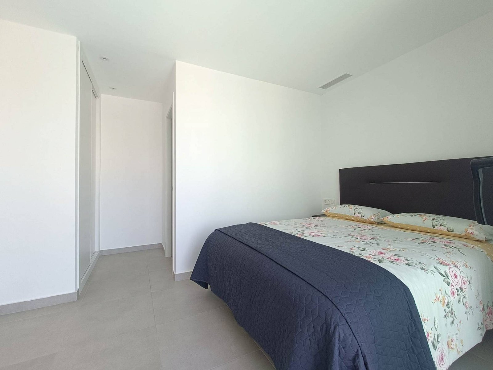 5 Bedroom 4 Bathroom Villa in Rojales - Caza De Casa